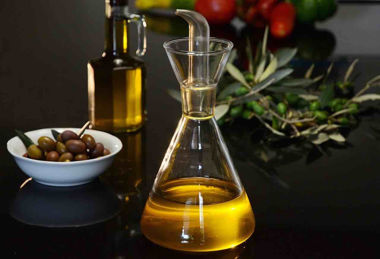 Picture of extra virgin olive oil